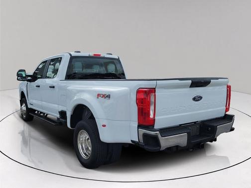 Oxford White 2024 Ford F-350 XL