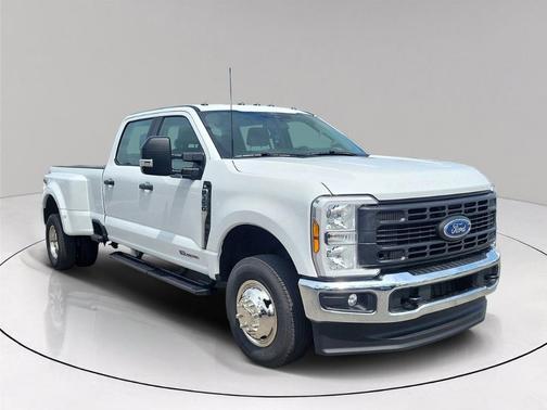 Oxford White 2024 Ford F-350 XL