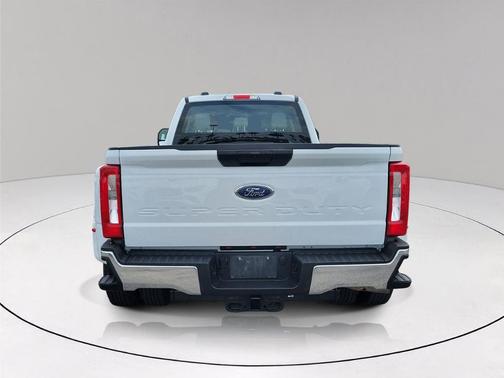 Oxford White 2024 Ford F-350 XL
