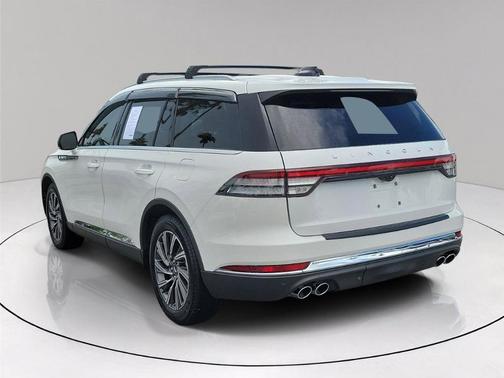 White Metallic 2026 Lincoln Aviator Premiere