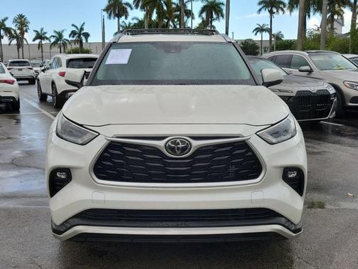Blizzard Pearl 2021 Toyota Highlander XLE