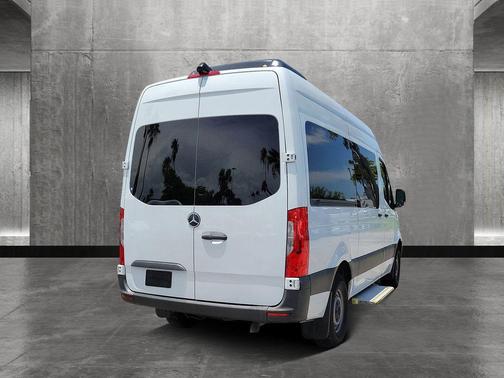 2022 Mercedes-Benz Sprinter 1500 144 WB Standard Roof Passenger