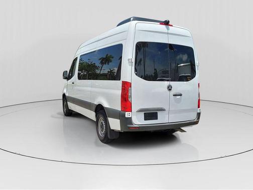 2022 Mercedes-Benz Sprinter 1500 144 WB Standard Roof Passenger