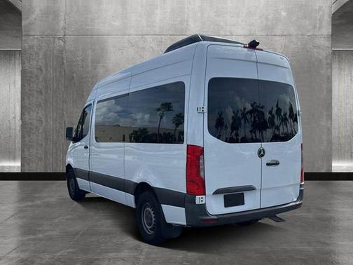 2022 Mercedes-Benz Sprinter 1500 144 WB Standard Roof Passenger