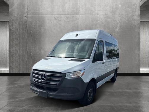 2022 Mercedes-Benz Sprinter 1500 144 WB Standard Roof Passenger
