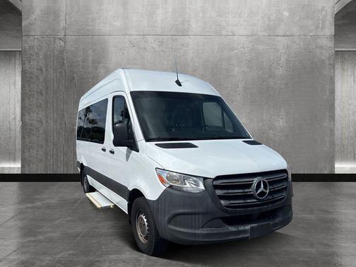 2022 Mercedes-Benz Sprinter 1500 144 WB Standard Roof Passenger