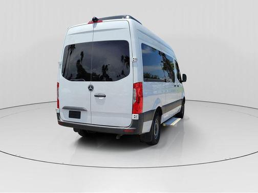 2022 Mercedes-Benz Sprinter 1500 144 WB Standard Roof Passenger