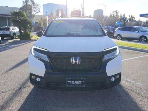 Photo 3 of 29 of 2019 Honda Passport Elite