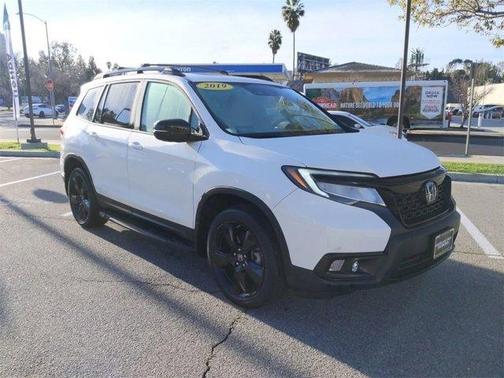 Photo 4 of 29 of 2019 Honda Passport Elite