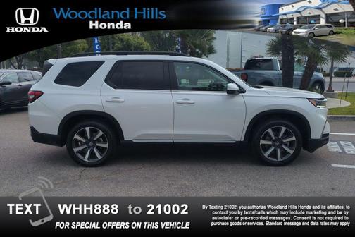 Platinum White Pearl 2023 Honda Pilot Touring 8-Passenger