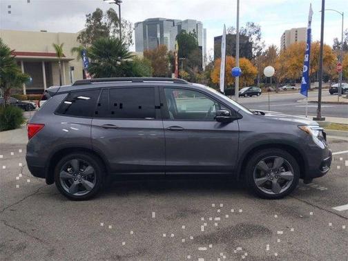 Photo 5 of 30 of 2019 Honda Passport Touring