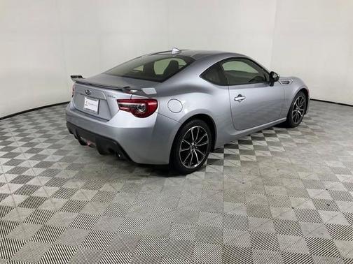 Photo 3 of 33 of 2018 Subaru BRZ Limited