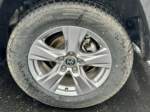 2025 Toyota RAV4 Hybrid LE