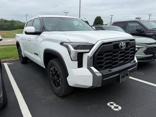 White 2022 Toyota Tundra SR5
