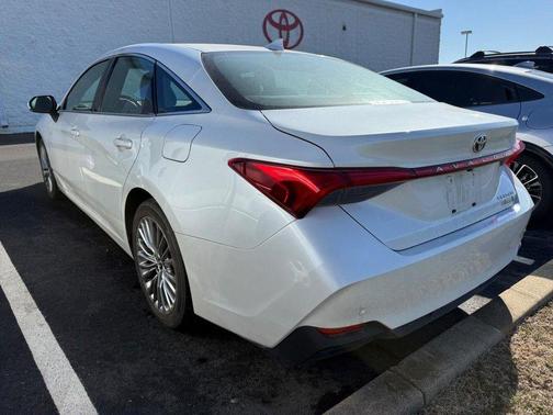 2019 Toyota Avalon Hybrid Limited