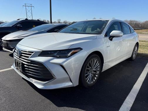 2019 Toyota Avalon Hybrid Limited