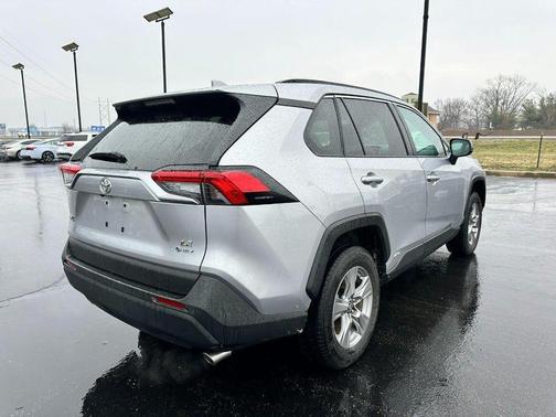 2025 Toyota RAV4 Hybrid LE