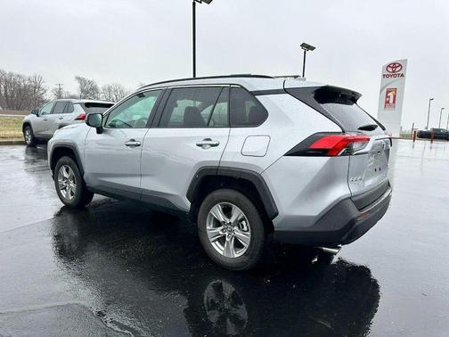 2025 Toyota RAV4 Hybrid LE