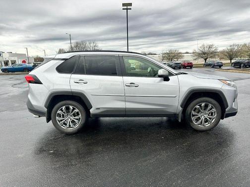 2022 Toyota RAV4 Hybrid XLE Premium