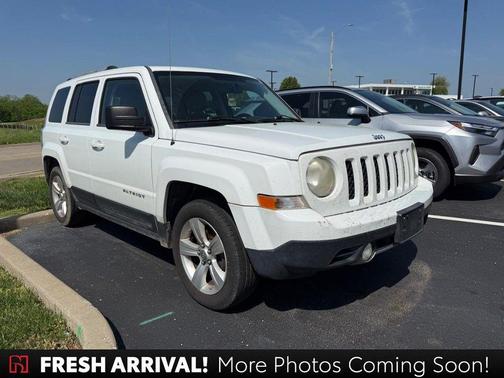 Bright White Clearcoat 2013 Jeep Patriot Limited
