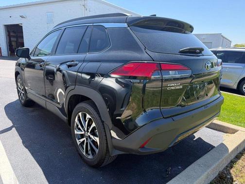 Jet Black 2025 Toyota Corolla Cross XLE