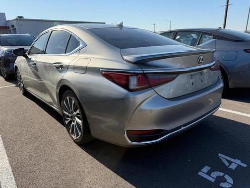 2021 Lexus ES 300h Base
