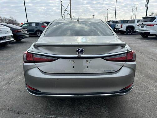 2021 Lexus ES 300h Base