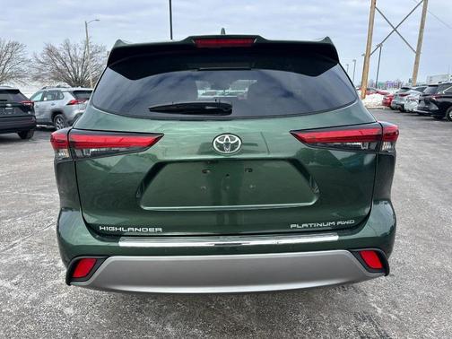 2023 Toyota Highlander Platinum