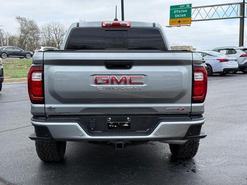 2024 GMC Canyon AT4