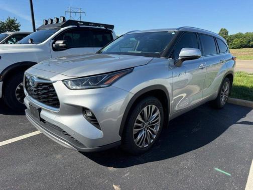 Celestial Silver Metallic 2020 Toyota Highlander Hybrid Platinum