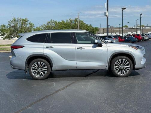Celestial Silver Metallic 2020 Toyota Highlander Hybrid Platinum