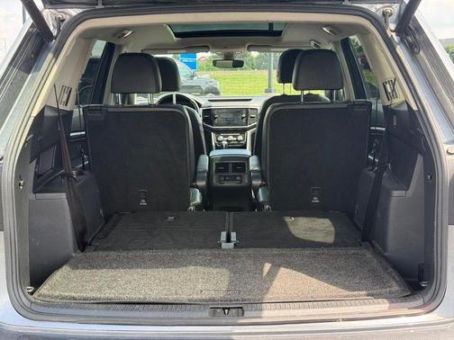 Platinum Gray Metallic 2019 Volkswagen Atlas 3.6L SEL Premium