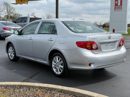 Classic Silver Metallic 2009 Toyota Corolla LE