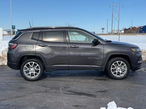 2023 Jeep Compass Latitude Lux