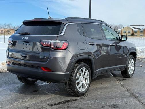 2023 Jeep Compass Latitude Lux
