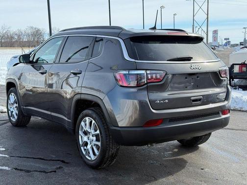 2023 Jeep Compass Latitude Lux