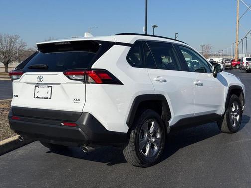 2024 Toyota RAV4 XLE