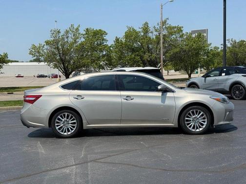 Creme Brulee Mica 2016 Toyota Avalon Hybrid Limited