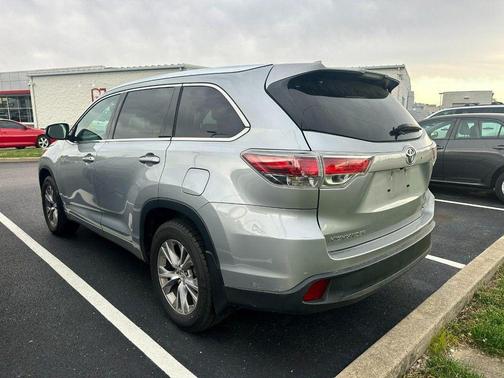 Silver Sky Metallic 2015 Toyota Highlander XLE