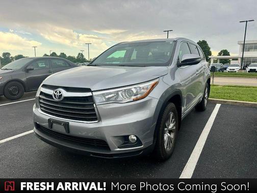 Silver Sky Metallic 2015 Toyota Highlander XLE