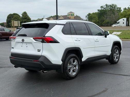 Ice Cap 2023 Toyota RAV4 XLE