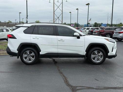 Ice Cap 2023 Toyota RAV4 XLE