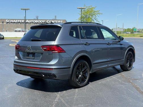 Platinum Gray Metallic 2022 Volkswagen Tiguan 2.0T SE R-Line Black 4MOTION