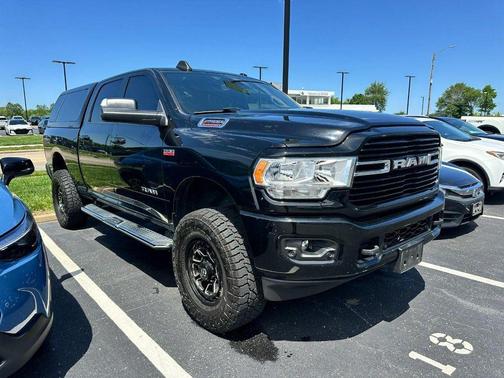 Diamond Black Crystal Pearlcoat 2019 RAM 2500 Big Horn Crew Cab 4x4 6'4' Box