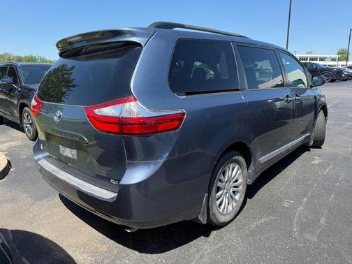 Shoreline Mist 2016 Toyota Sienna XLE