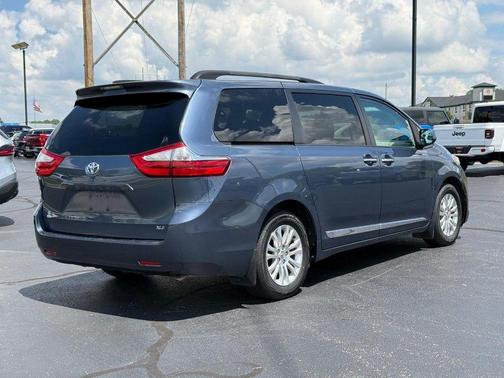 Shoreline Mist 2016 Toyota Sienna XLE