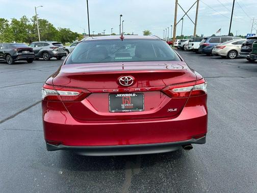 Ruby Flare Pearl 2020 Toyota Camry XLE