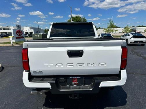 Ice Cap 2025 Toyota Tacoma SR5