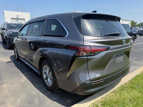 Predawn Gray Mica 2021 Toyota Sienna XLE 7 Passenger
