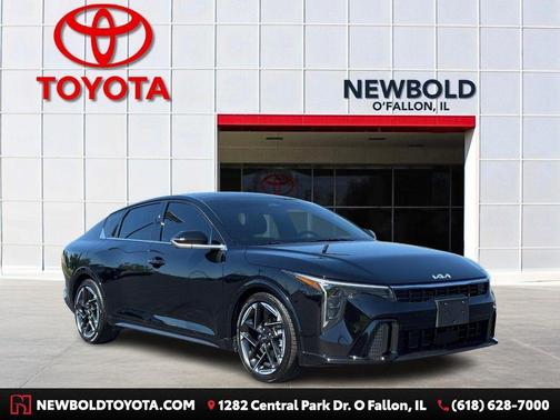 Aurora Black Pearl 2025 Kia K4 GT-Line